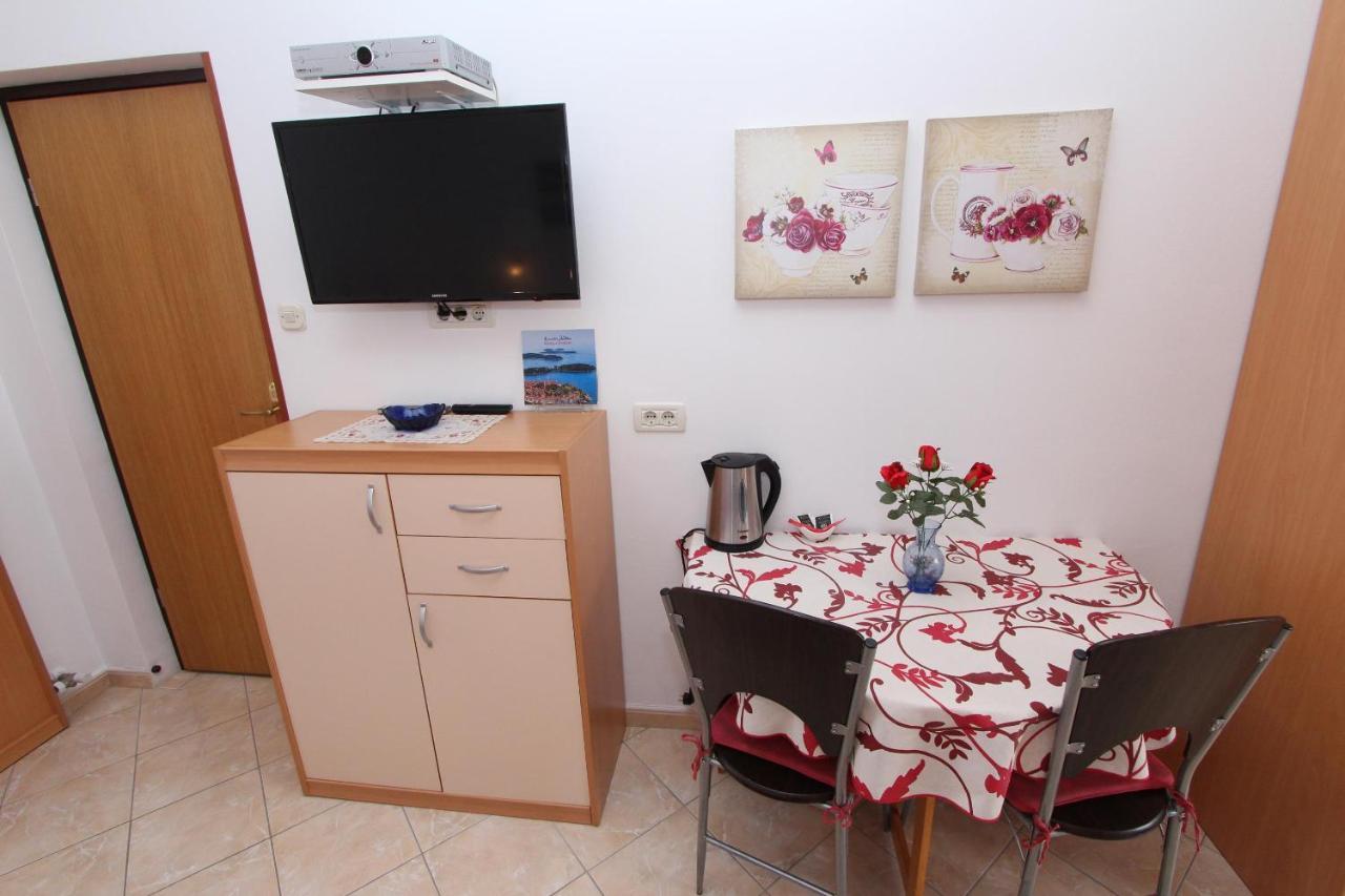 Room And Apartment Lea Rovinj Room photo